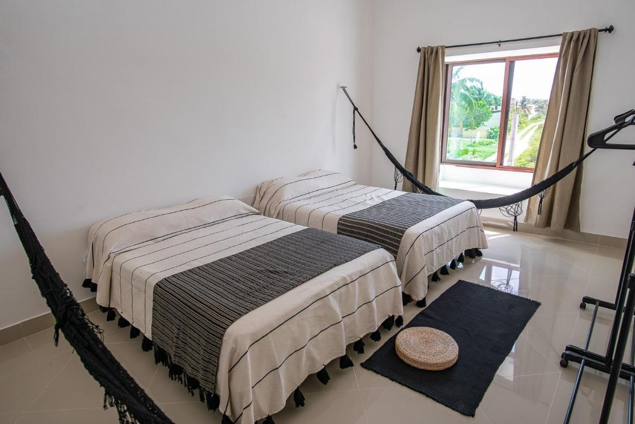 97982 New Modern Villa, Private Pool, High Internet Speed, 2 Blocks From The Beach Pueblo Pueblo Chicxulub Kültér fotó